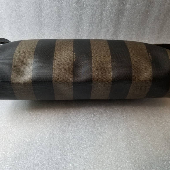 Authentic Vintage Fendi Pequin Crossbody - Picture 4 of 9